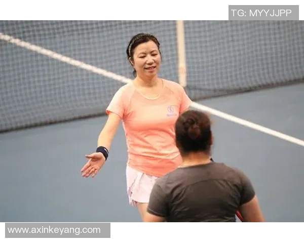 刘娜亲授网球技巧与心得体会助你提升球技的独家分享