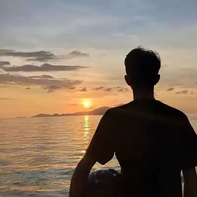 雍恨云